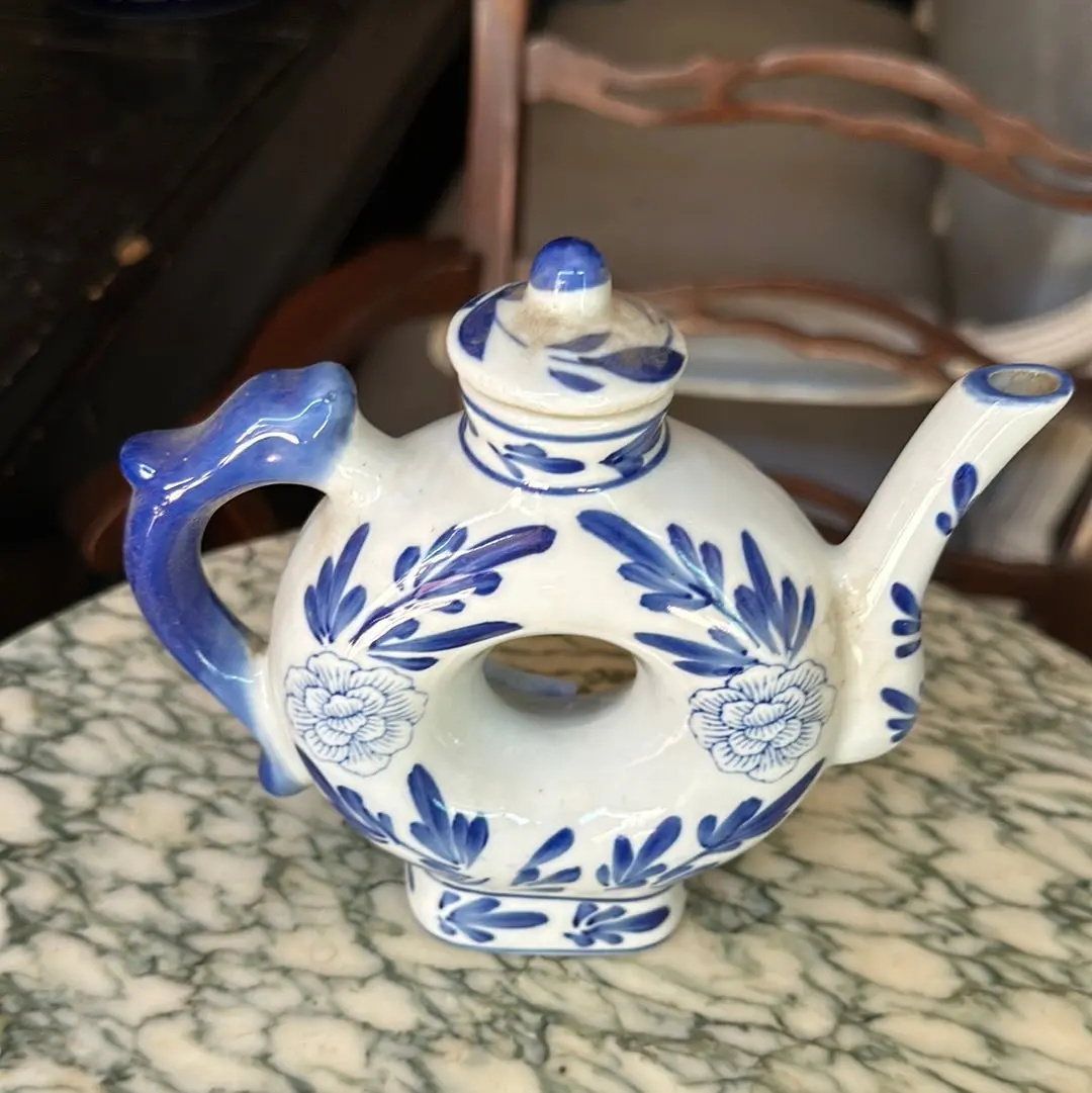 Small Blue And White Circle Teapot 1