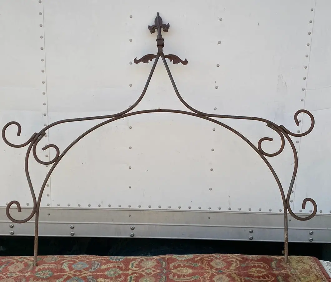 Iron Metal Arch 1