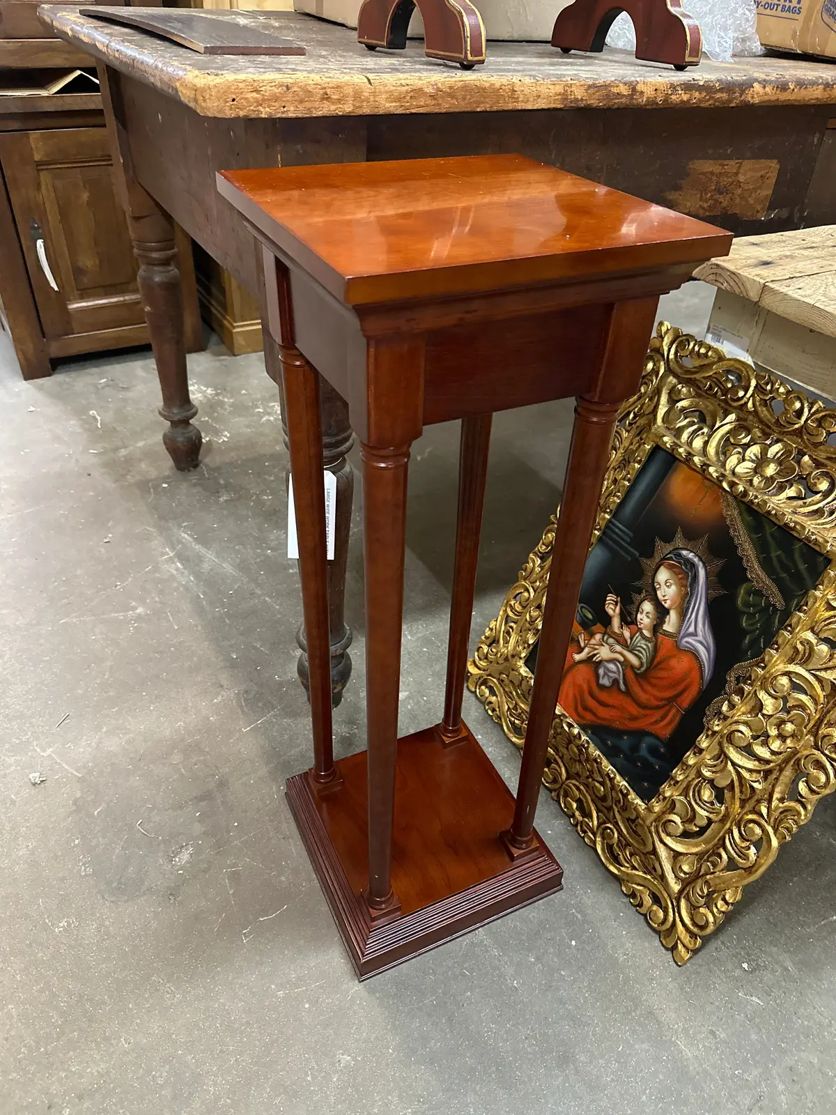 Mahogany Pedestal 1