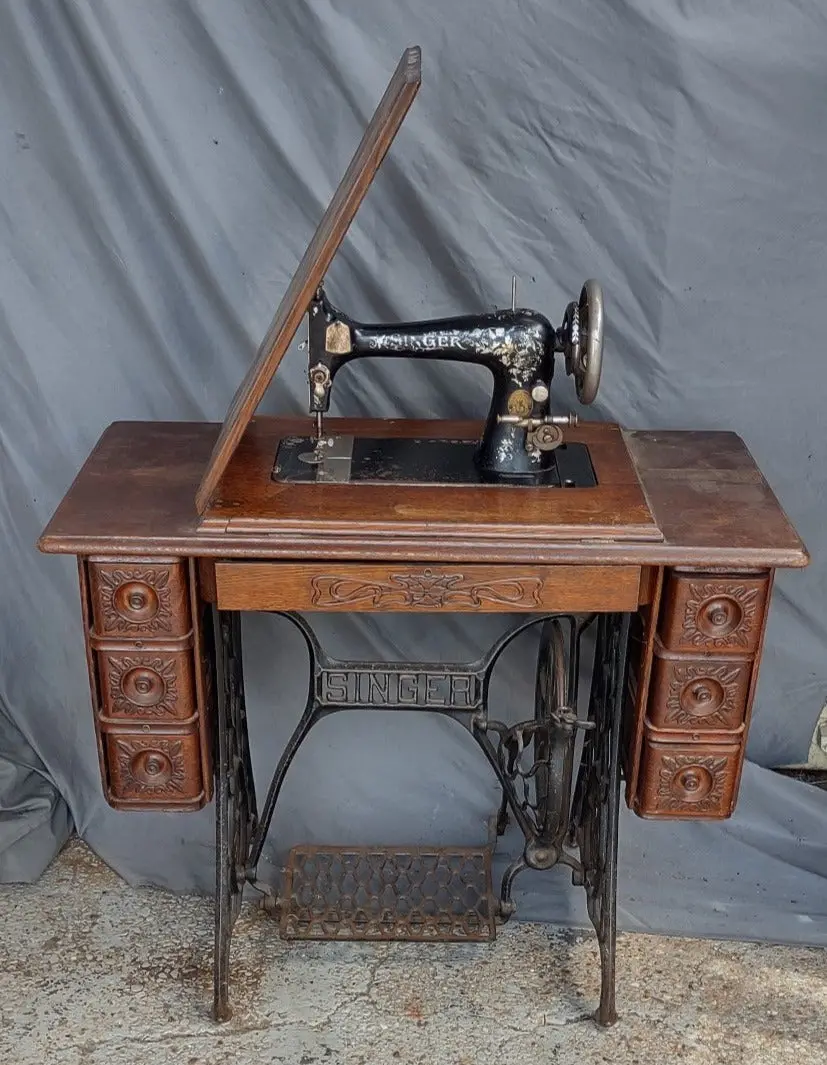 Singer Sewing Machine In Original Carved Oak Cabinet With Petal Base 1