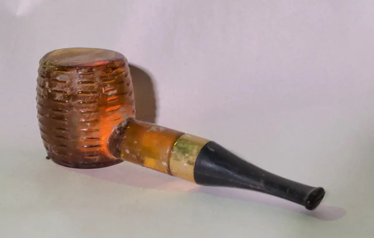 Avon Pipe Bottle 1