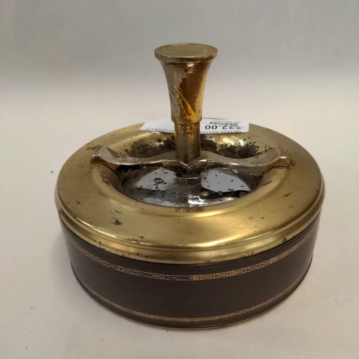 Vintage Ashtray With Push Open Lid 1