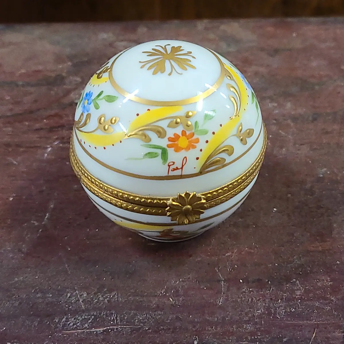Limoge Porcelain Lidded Box White And Gold Floral 1