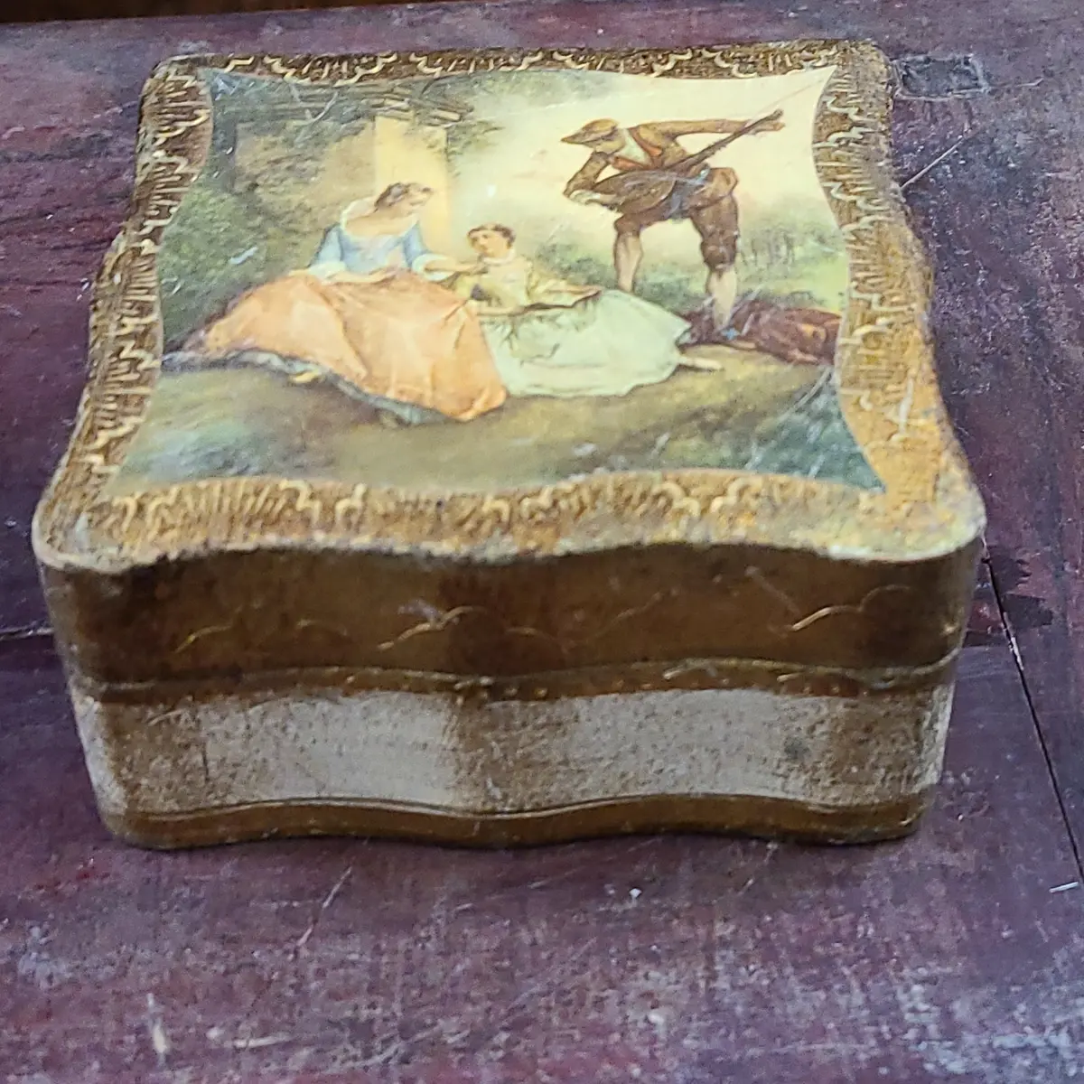 Small Italian Wood Box With 3 Figures On It 1