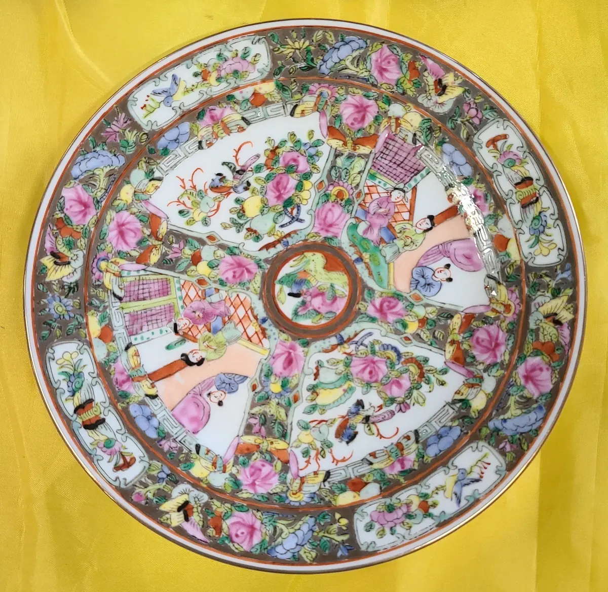 Rose Medallion 7' Dessert Plate 1