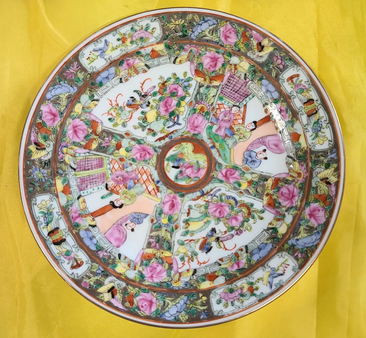 Rose Medallion 7' Dessert Plate 1