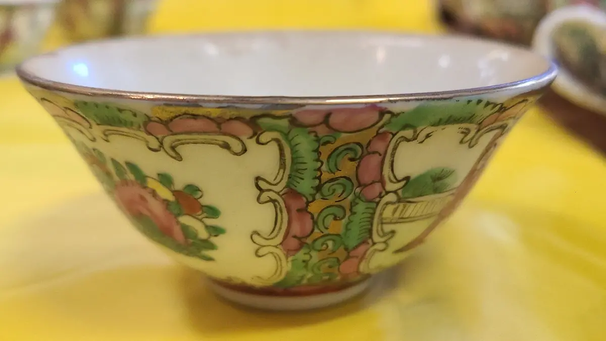 Tiny Rose Medallion Bowl 1