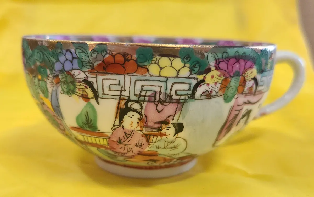 Rose Medallion  Cup With Embossed Face Inside 1