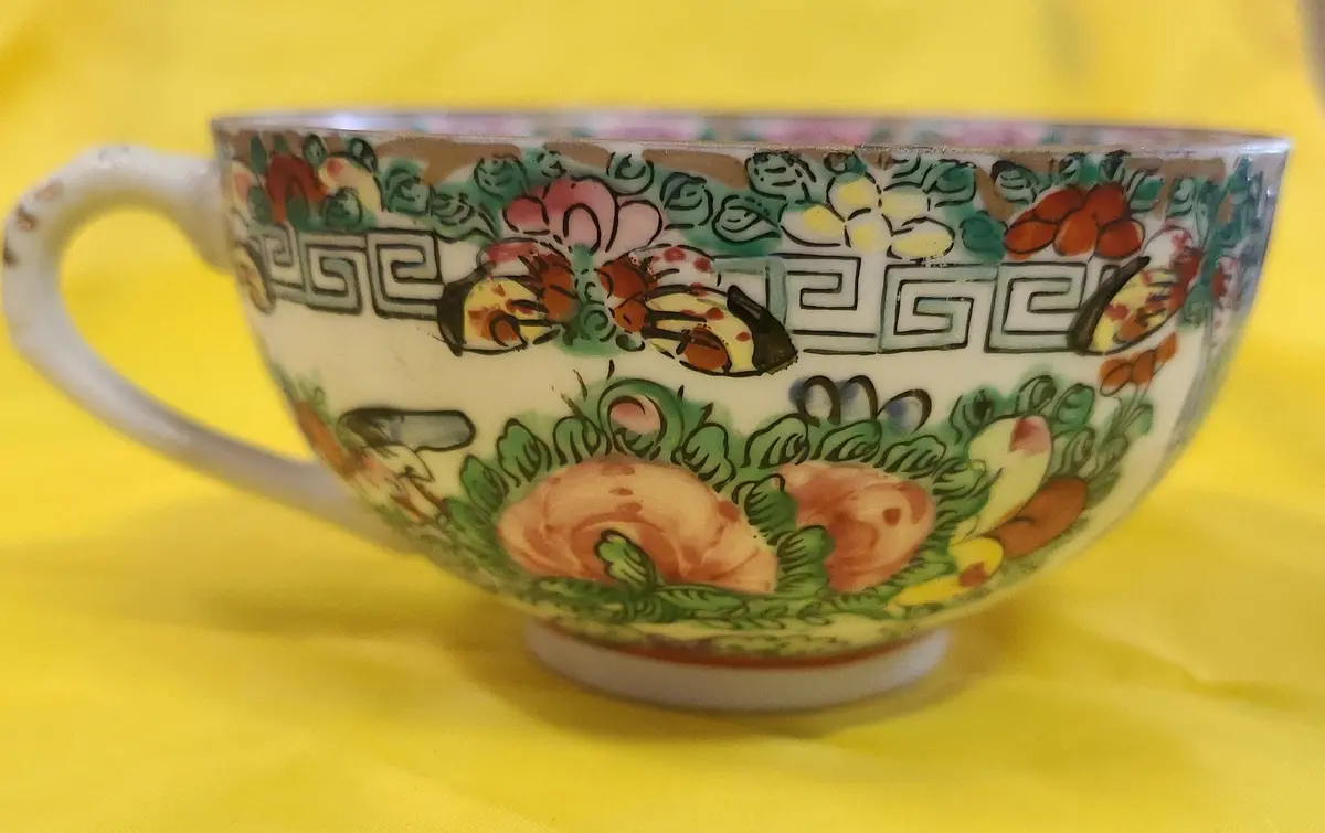 Rose Medallion Cup Marked Japaneses Porcelain Ware Decorated In Hong Kong 1