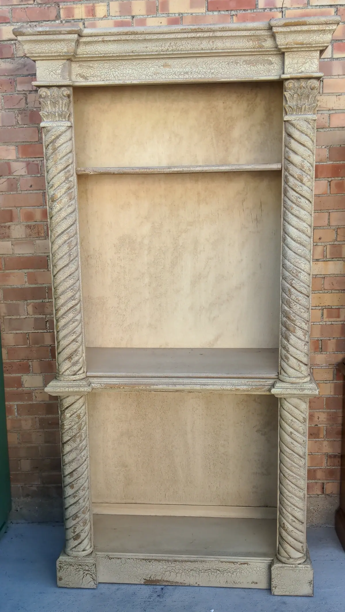 Narrow Painted Display Case With Twist Columns 1
