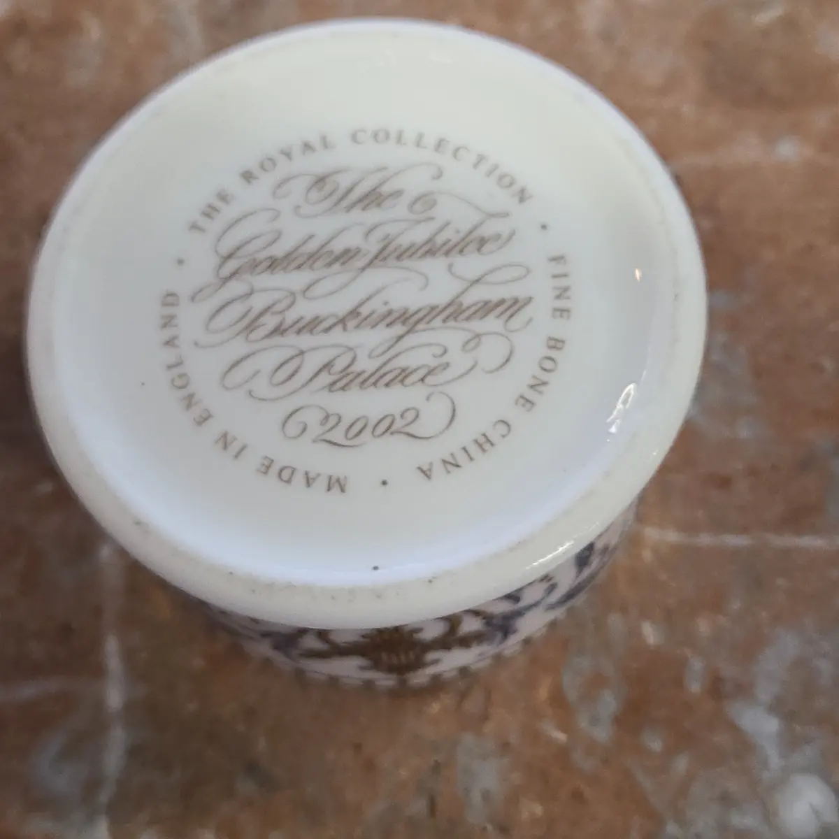 Blue And White Round Porcelain Box With Lid 1