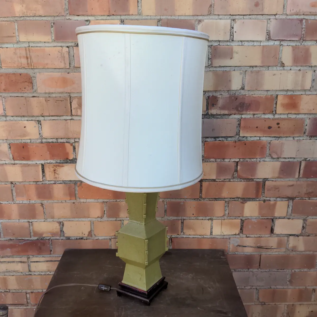 Green Asian Style Ceramic Lamp With Shade 1