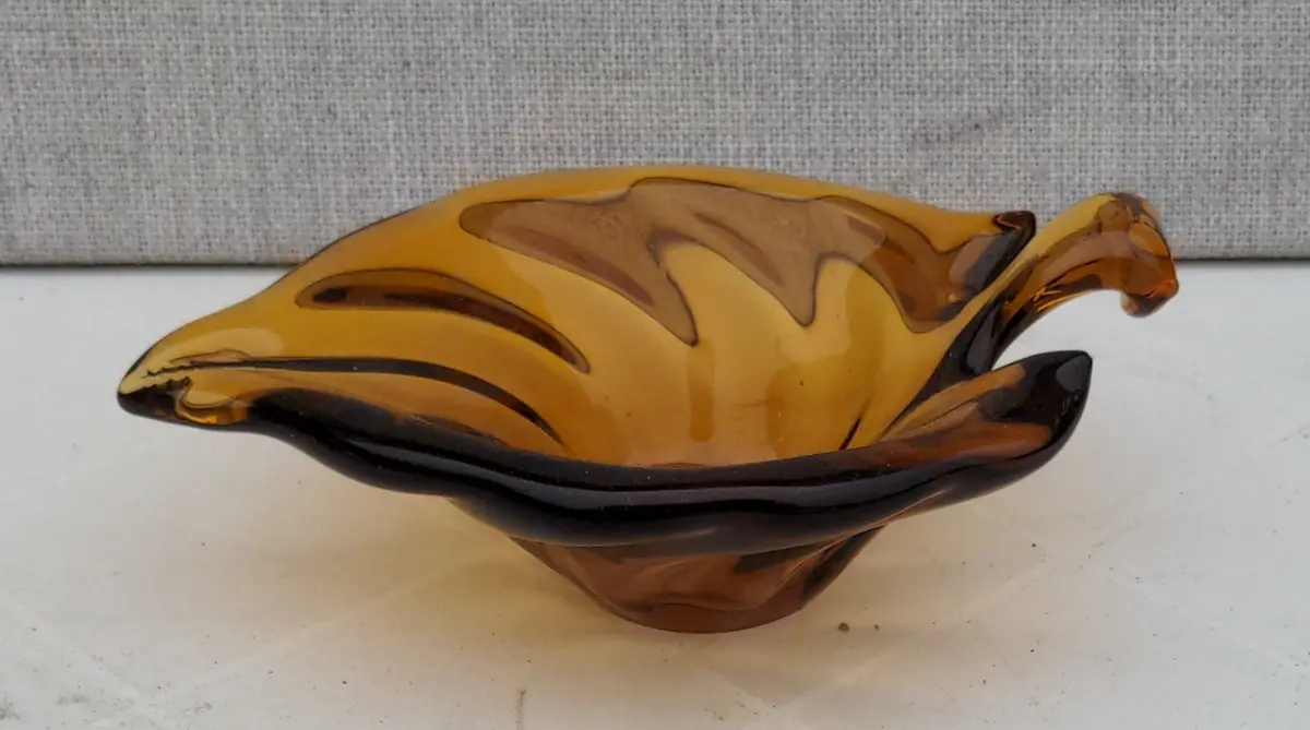 Art Glass Ashtray 1