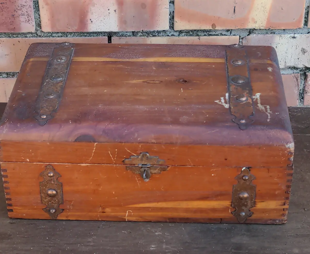 Small Cedar Box With Lid 1