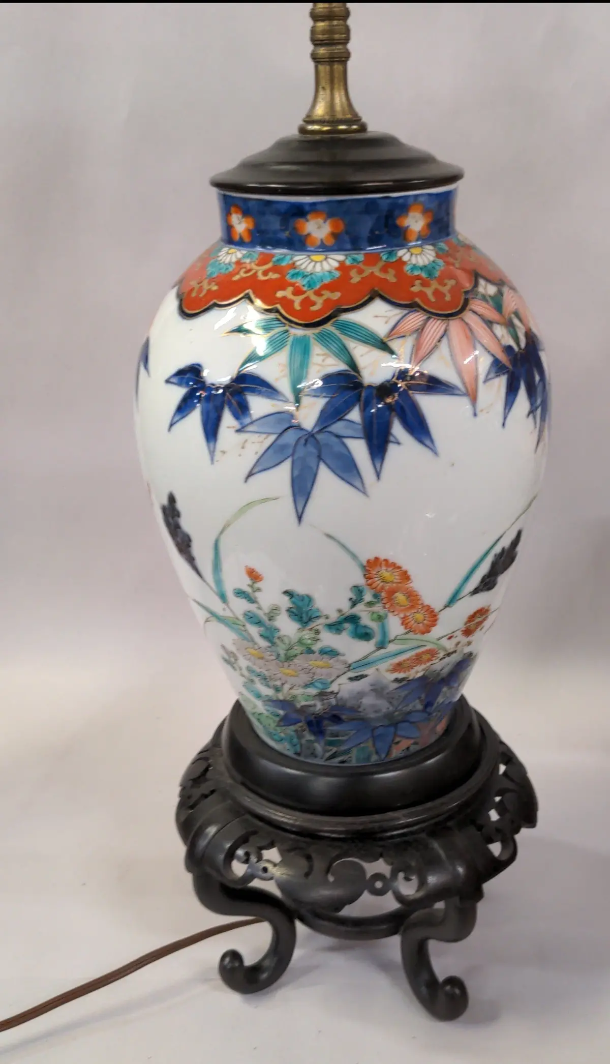 Hand Painted Porcelain Asian Lamp On Wood Base 1
