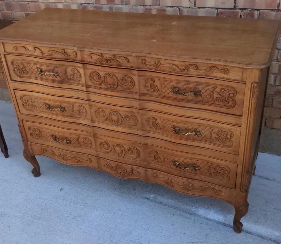 Louis Xv Oak Commode 1