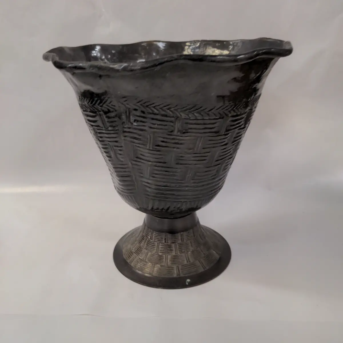 Bronze Color Woven Look Metal Planter 1