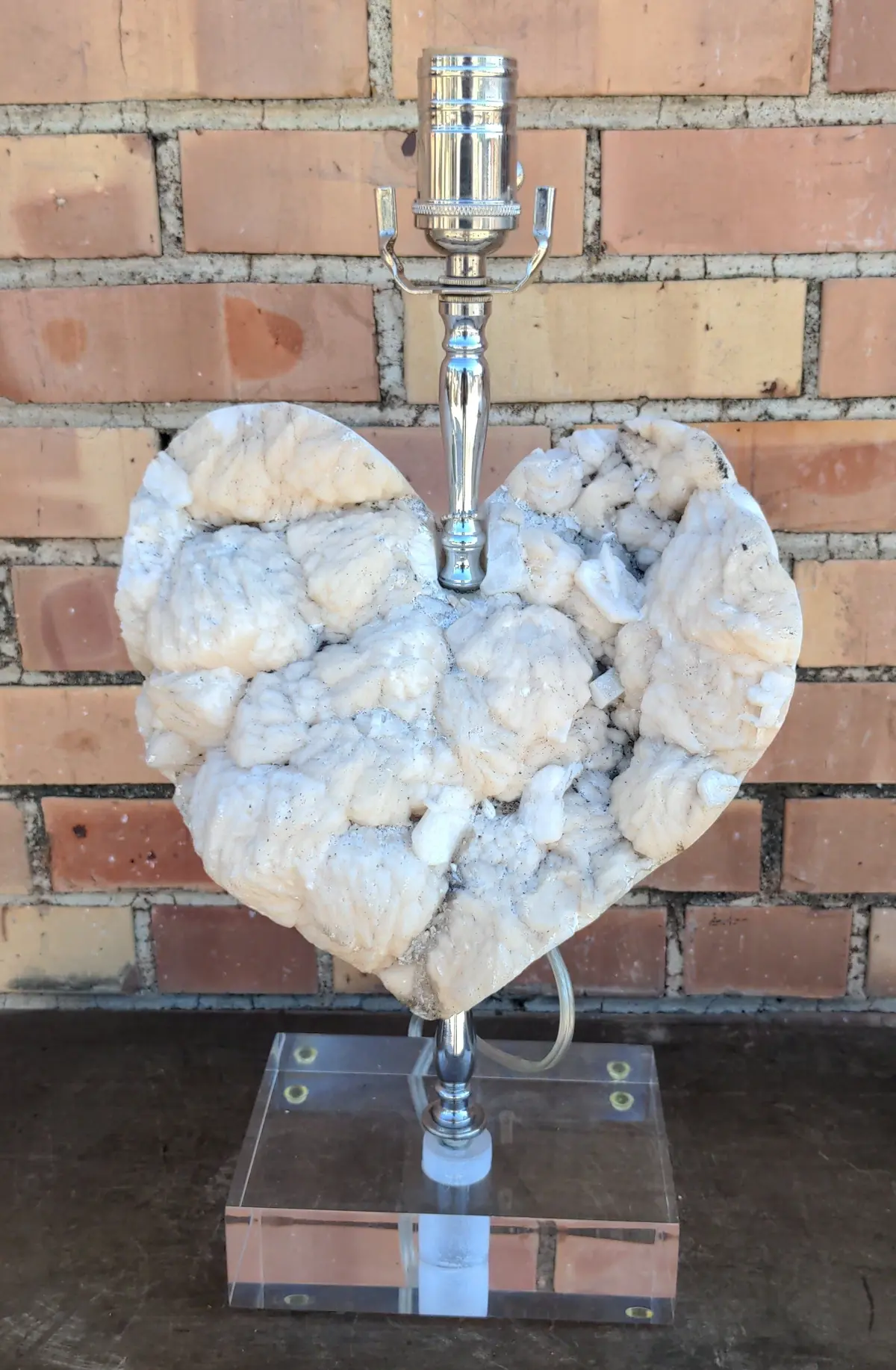 Heart Shaped Quartz Modern Lamp On Acrylic Base 1