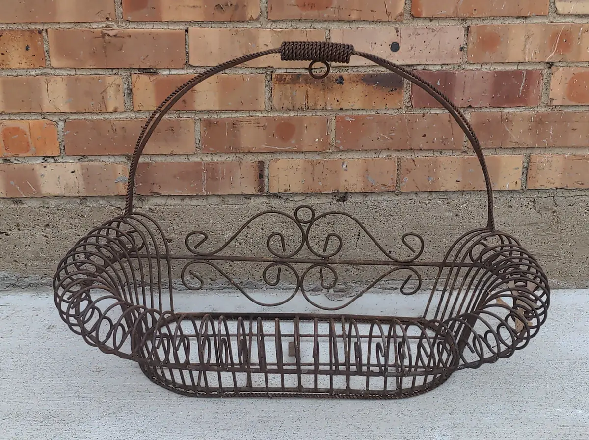 Wire Window Planter 1