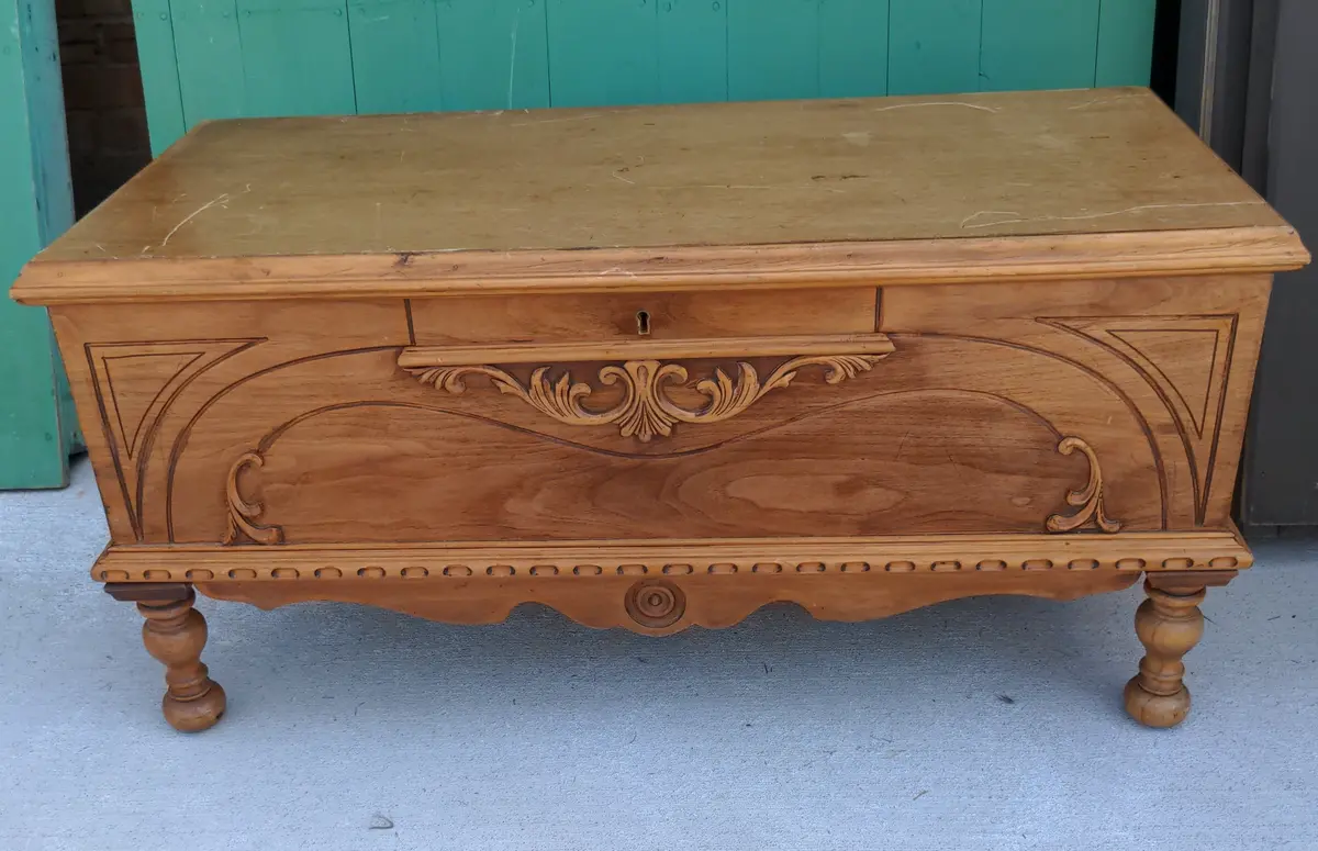 1900'S Period Petite Cedar Trunk By Dillingham 1