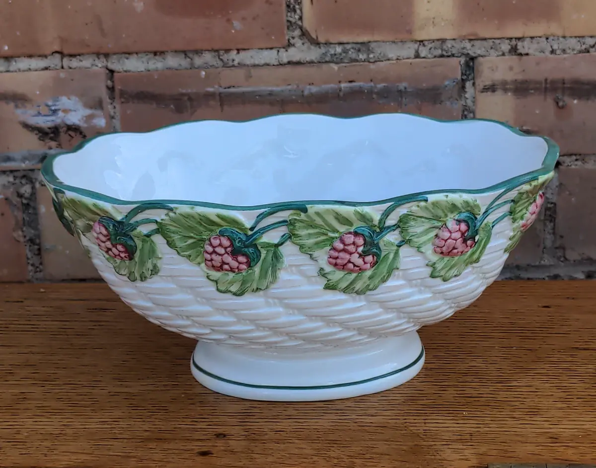 Ceramic Basket Weave Dish With Berries 1