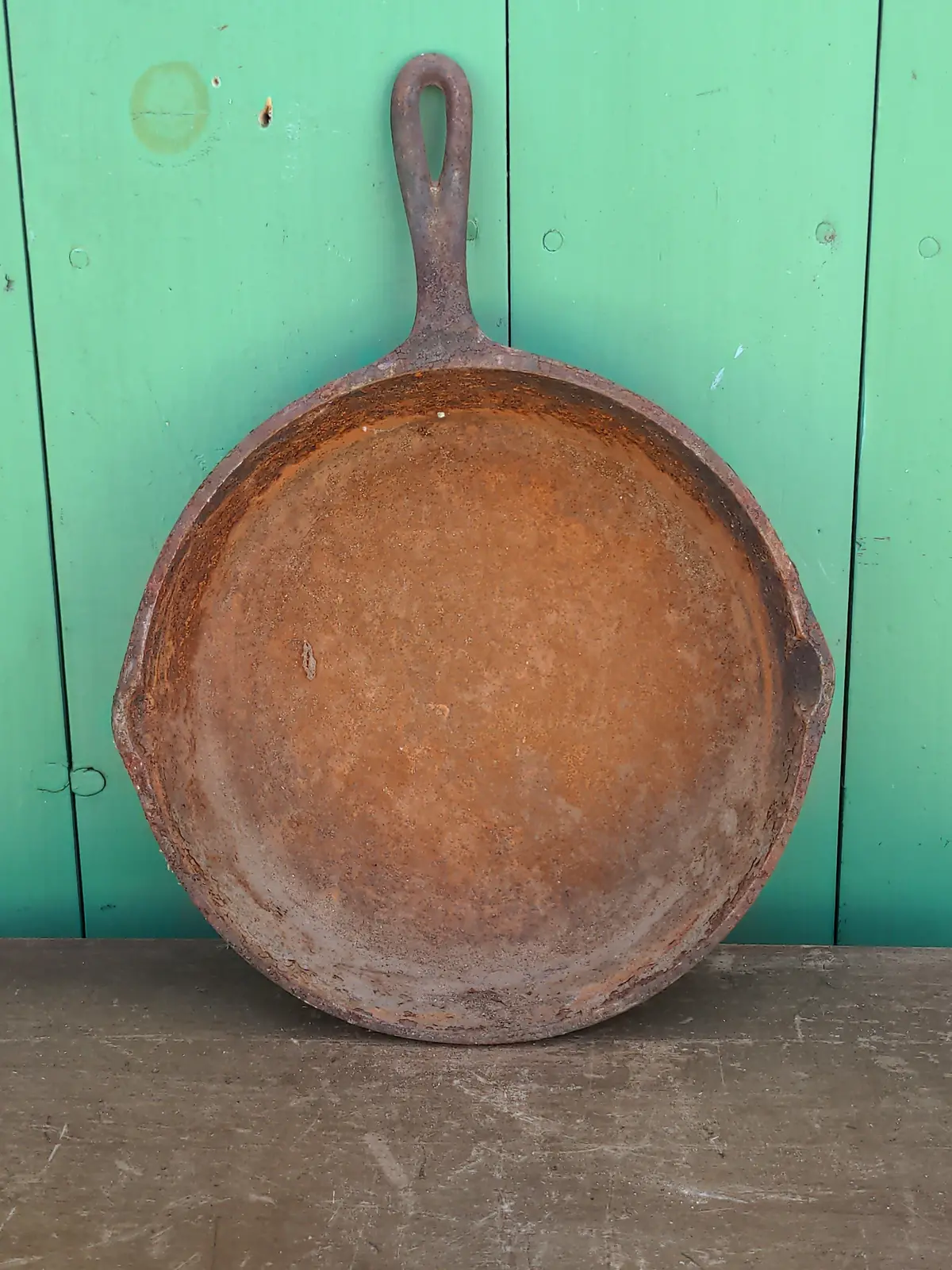 10' Cast Iron Skillet 1
