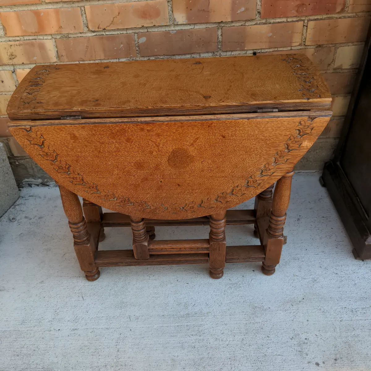 Tiny Oak Dropleaf Table With Carved Top 1