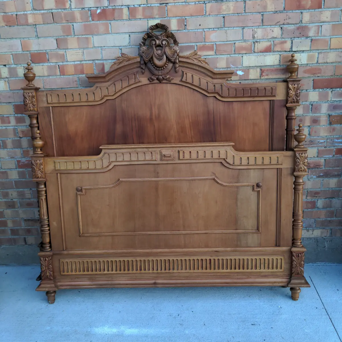 Louis Xvi Bed With Rails 1
