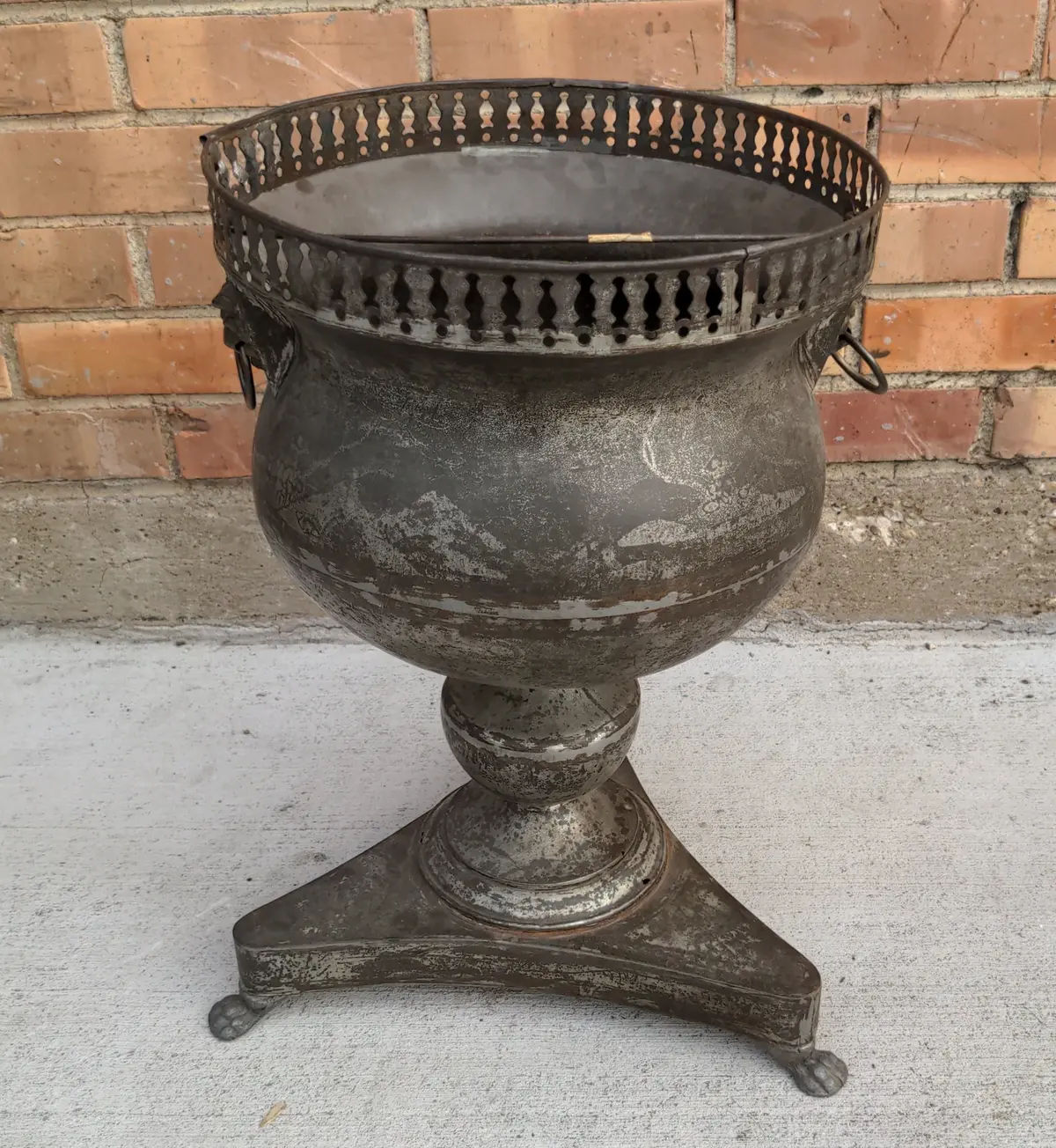 Regency Metal Wine Cooler With Lion Faces 1