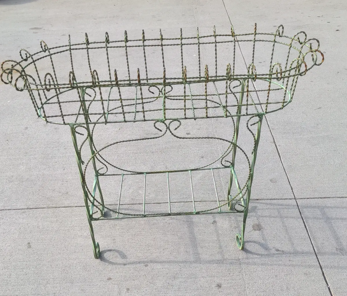 Ovoid Verdigris Wire Planter Stand 1