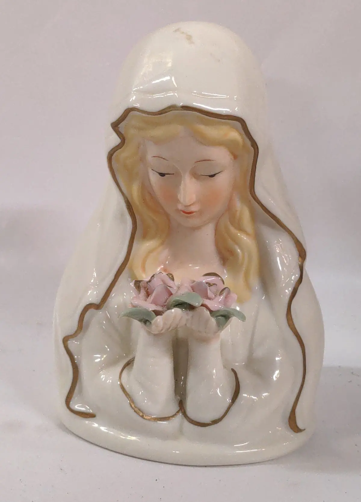 Small Statue Of A Woman With Roses In Hands 1