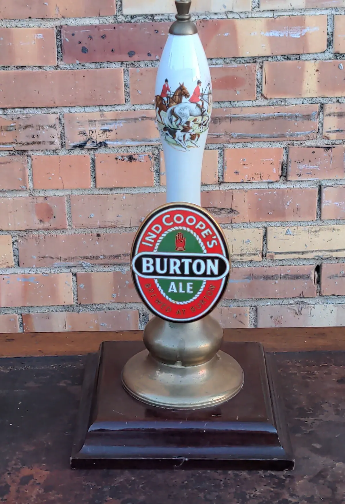 Burton Ale Bar Lever, English Fox Hunt Motif 1