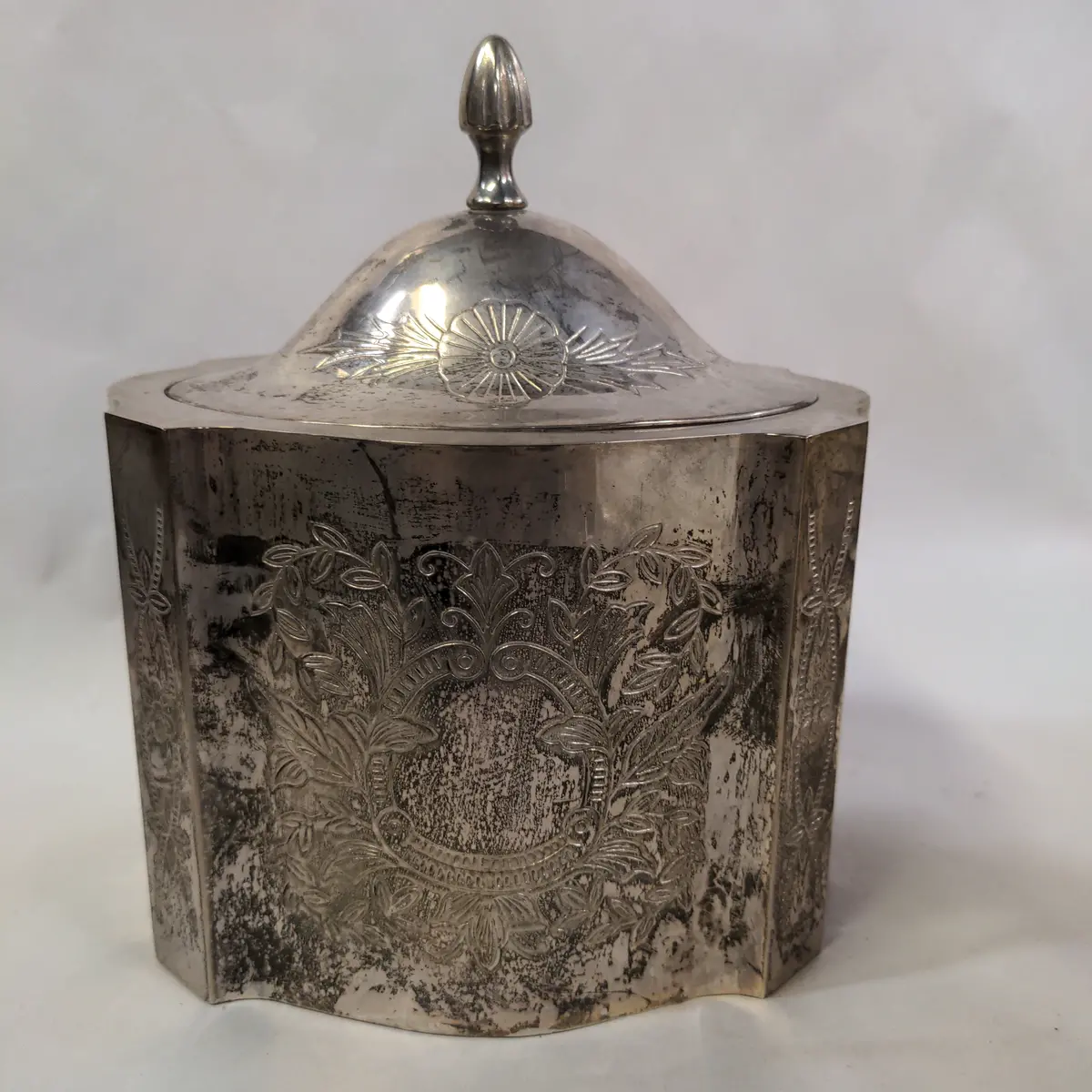Silver Plate Engraved Lidded Box With Red Lining 1