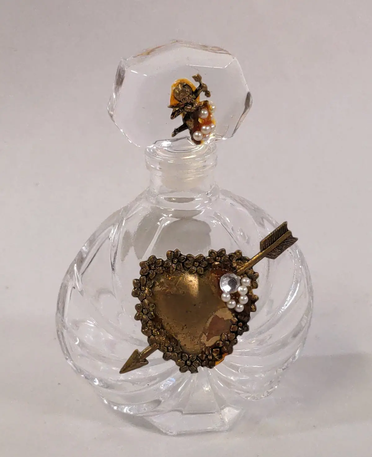 Small Perfume Bottle With Heart 1