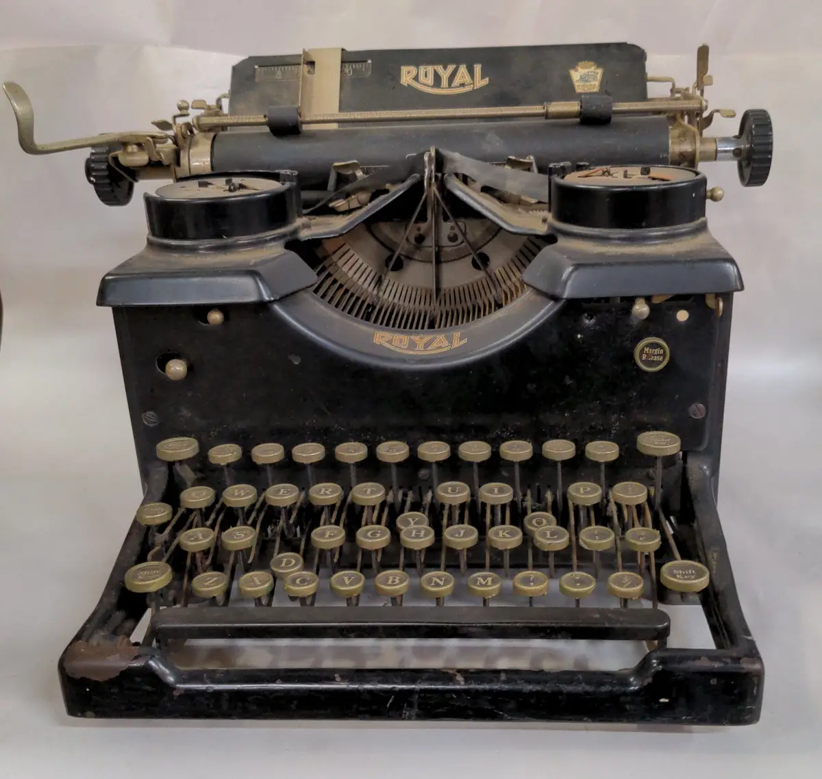 Early Royal Typewriter 1