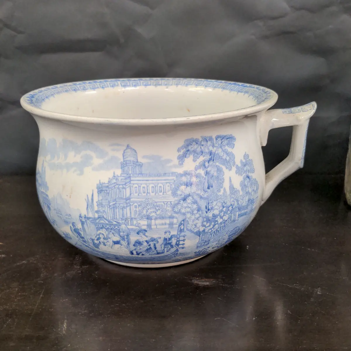 Blue & White Chamber Pot As Found 1