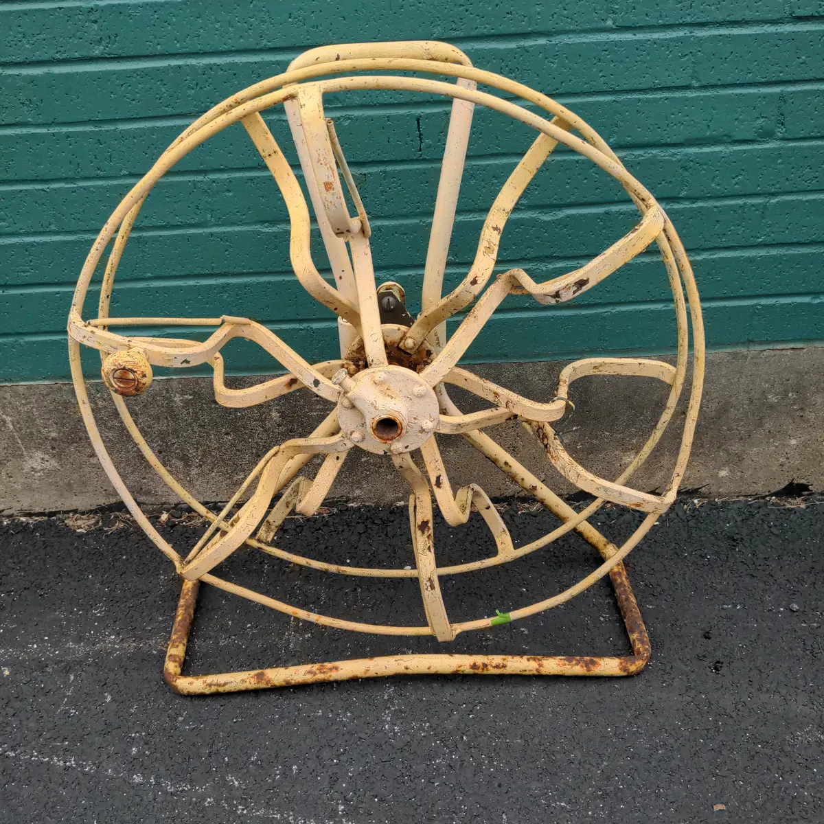 Cool Yellow Iron Hose Holder 1