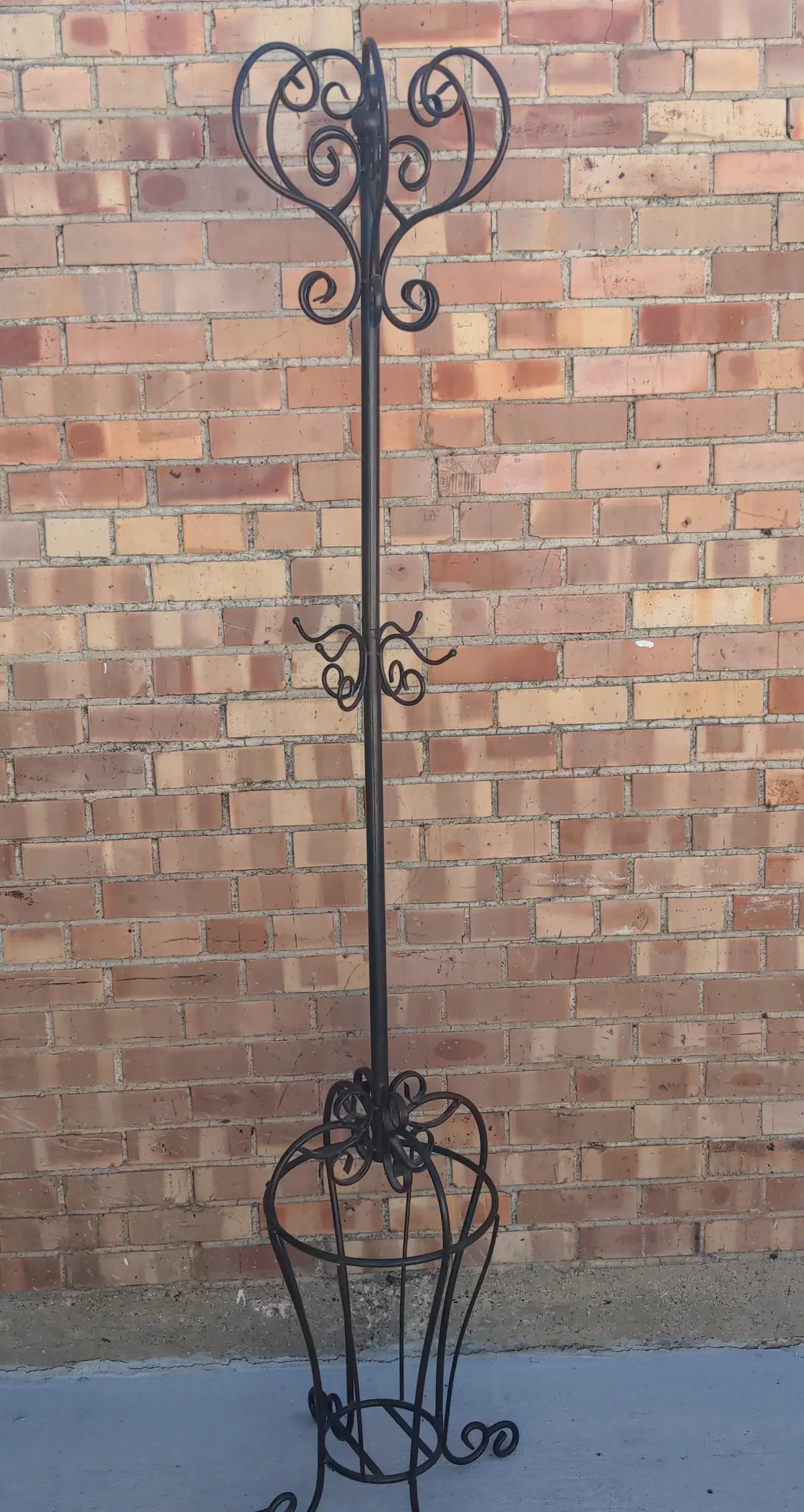 Tubular Iron Pole Coat Rack 1