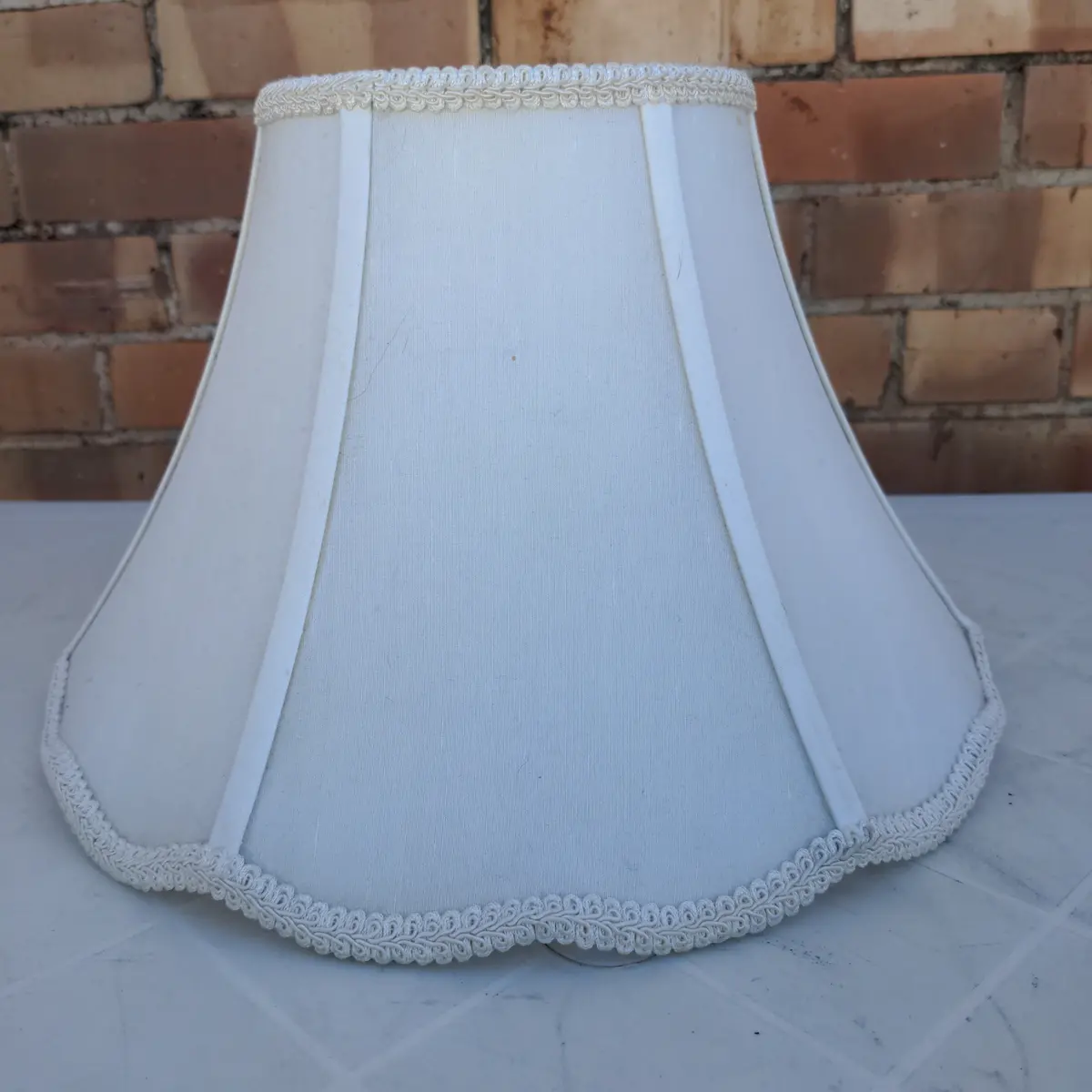 Small Linen Shade With Ruffled Edge 1