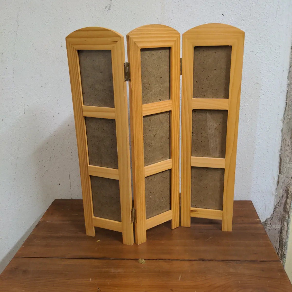 Small Three Panel Photo Frame Screen 1