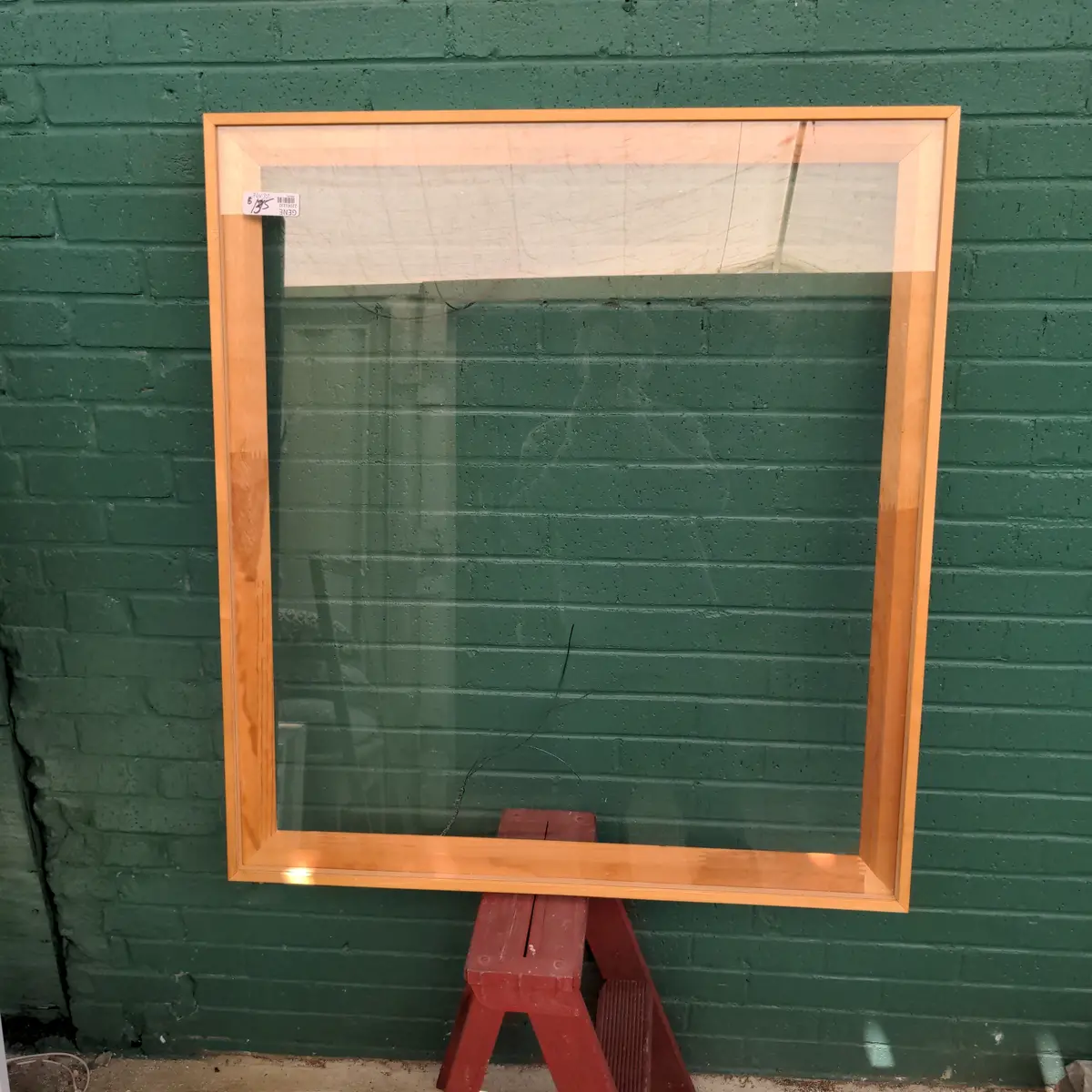 Modern Light Wood Frame With Plexiglass 1