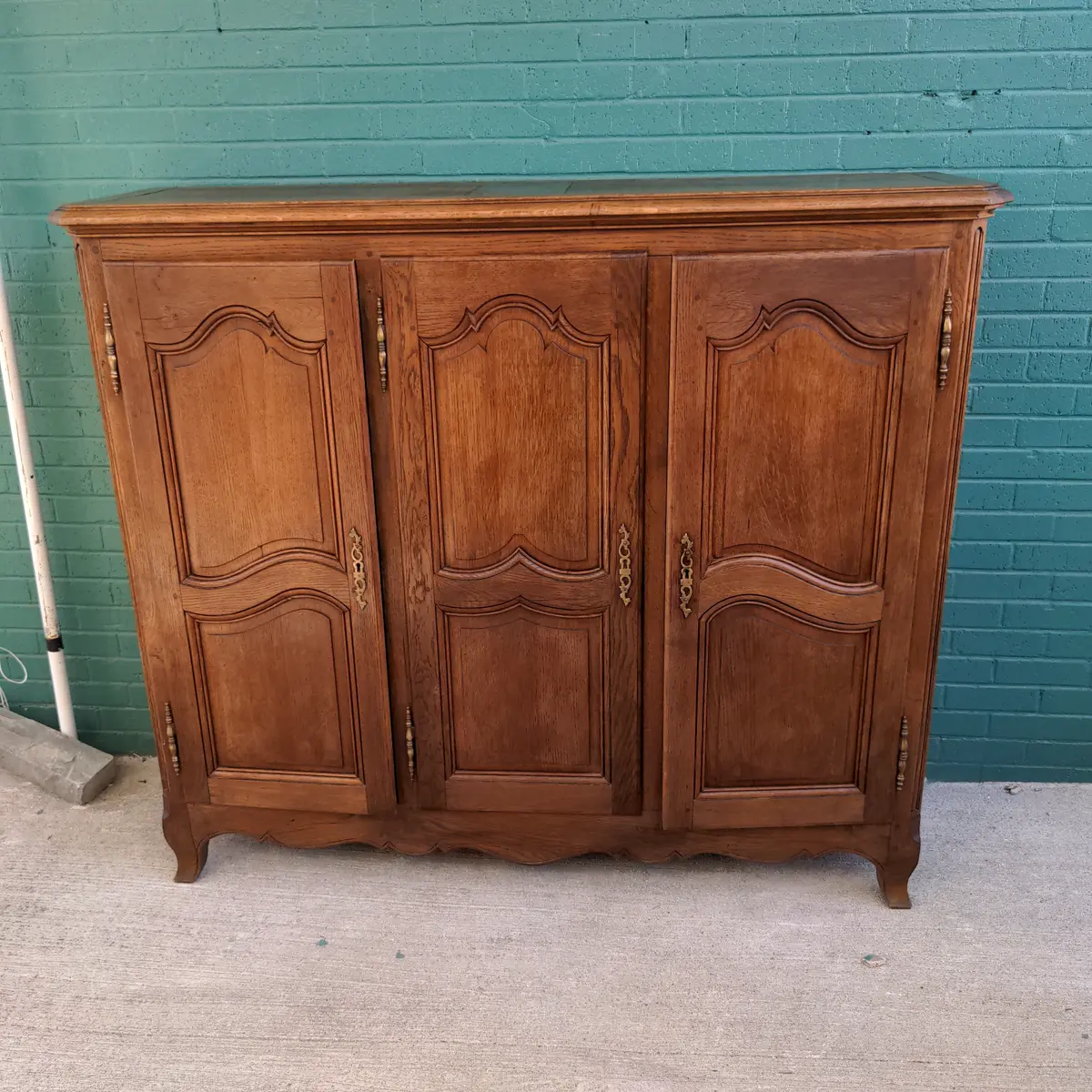 Shallow 3 Door Country French Pegged Oak Cabinet 1