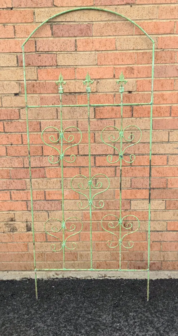 Green Iron Trellis With Arch 1