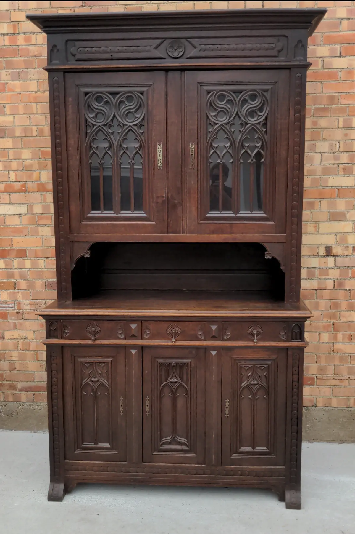 Linen Fold Buffet With Quatrefoils 1