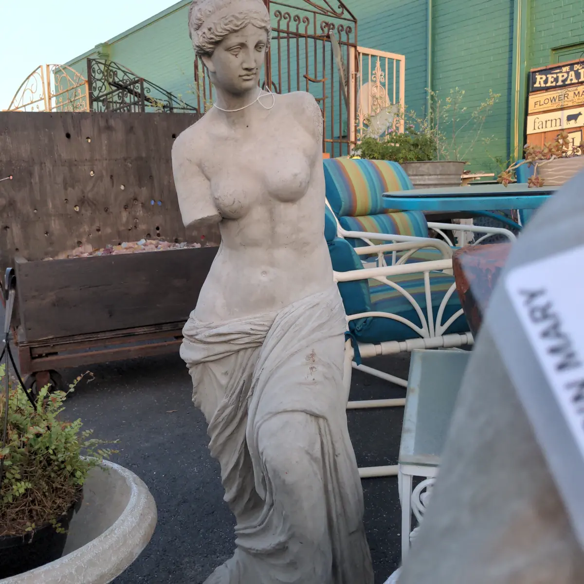 Concrete Classical Statue Of Venus 1