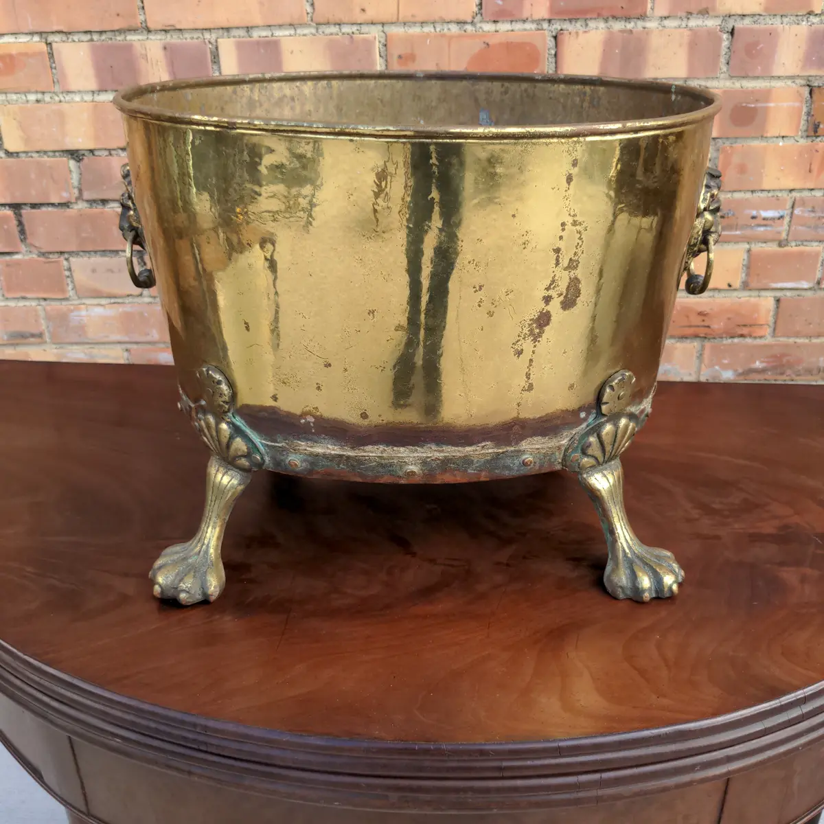 Brass Lions Head Planter With Paw Feet 1