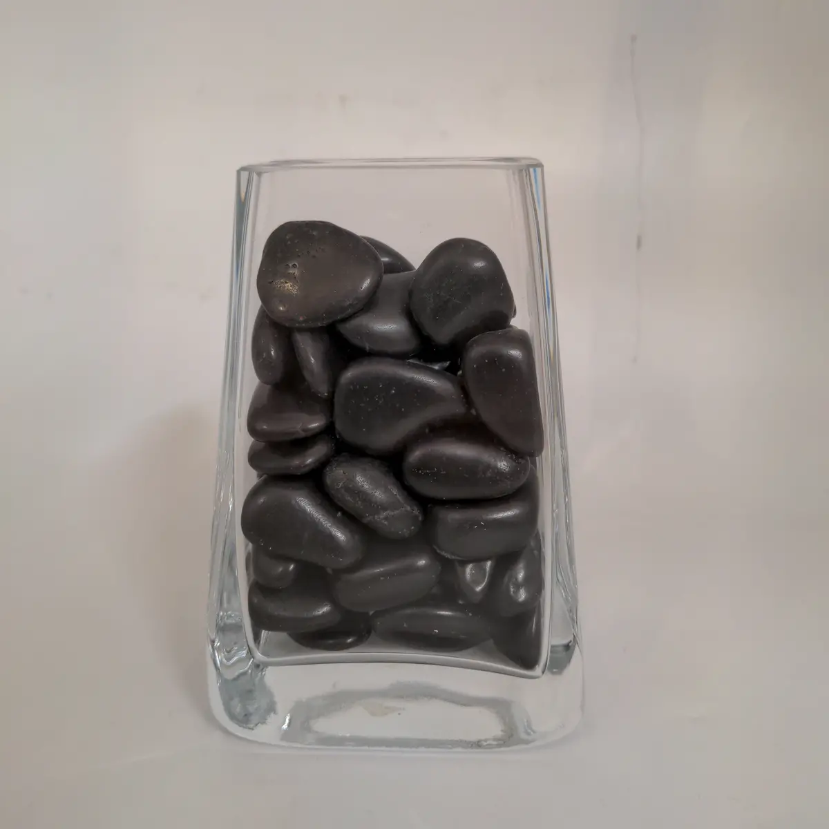 Small Rectangular Glass Vase With Stones 1
