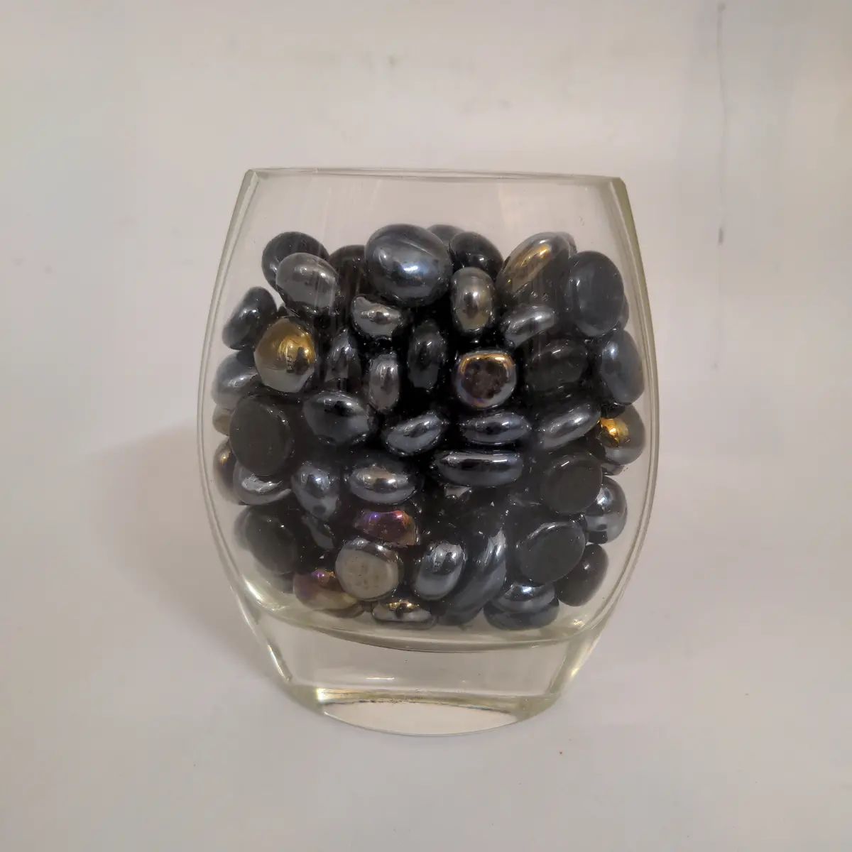 Small Glass Vase With Stones 1