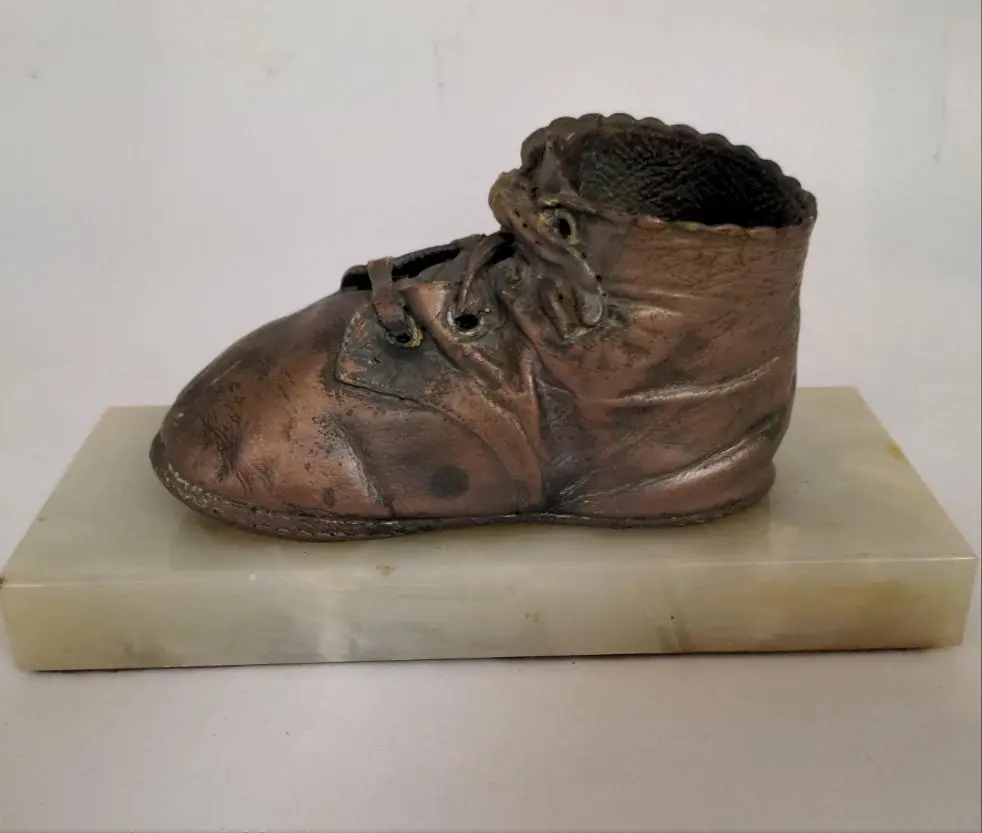 Bronze Baby Shoe On Onyx Base 1