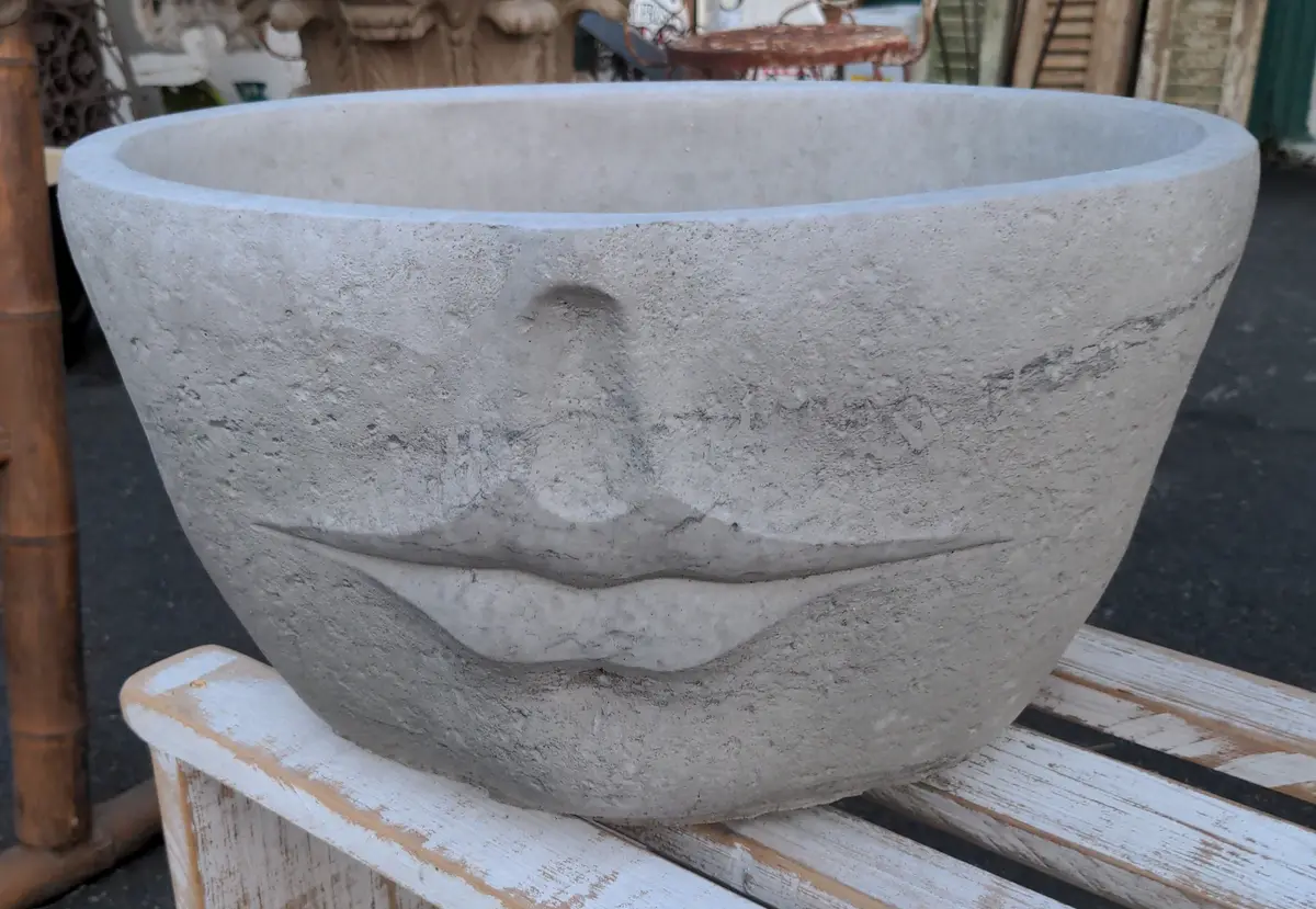 Large Lips Concrete Planter 1